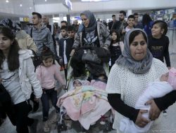 Daily Exodus: 10,000 Afghan Refugees Flee Iran Each Day