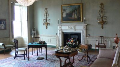 Dip Your Décor in Color: The Hot Interior Design Trend
