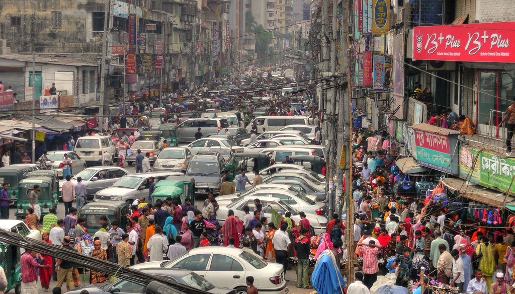 Eid Exodus: Highway Bliss as Passengers Cruise Traffic-Free from Dhaka to Chattogram