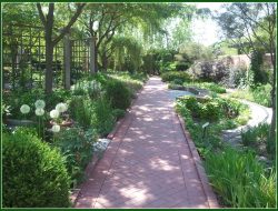 Garden Rivers: International Edition (English)