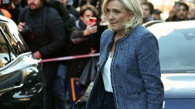 Le Pen Unites Far-Right Allies in France, Welcomes European Guests