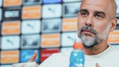 Daftar Pelatih Sepak Bola Terhormat yang Dianugerahi Doktor Kehormatan