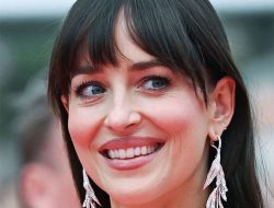 Dakota Johnson Channels Vintage Glam in Fringed Gucci at Cannes Dakota Johnson Channels Vintage Glam in Fringed Gucci at Cannes