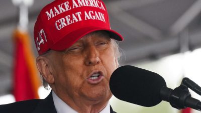 ‘Chicken TACO’: Not even Trump’s ‘traveling crew of sycophants’ can hide the truth about his policies