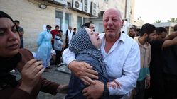 Serangan Udara Israel Mengguncang Tengah dan Selatan Gaza, Korban Sipil Meningkat Serangan Udara Israel Mengguncang Tengah dan Selatan Gaza, Korban Sipil Meningkat
