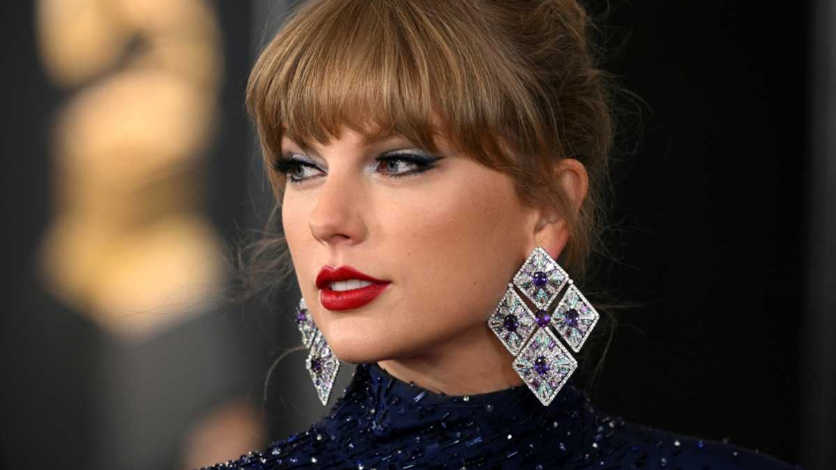 Taylor Swift Secures Her Musical Legacy: Buys Back Rights to Her Original Hits