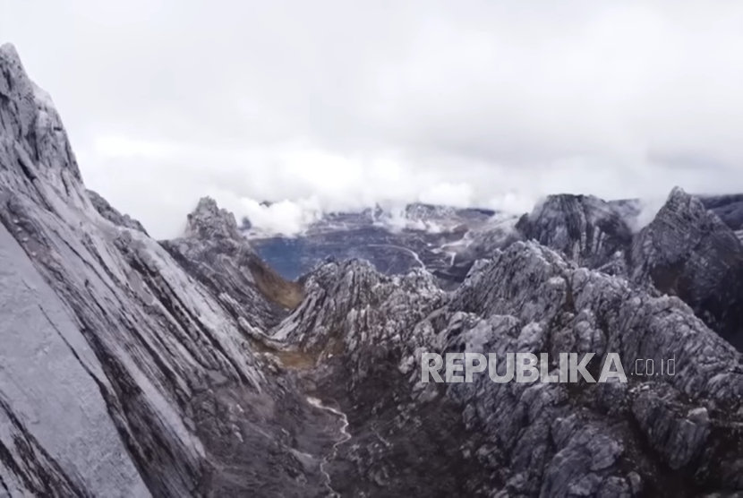 Di Forum Iklim Tajikistan, Wamenlu A Nasir Soroti Kondisi Gletser Carstensz yang Mengkhawatirkan