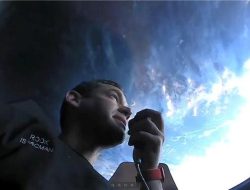 Trump Batalkan Rencana menjadikan Elon Musk sebagai Bos NASA Trump Batalkan Rencana menjadikan Elon Musk sebagai Bos NASA