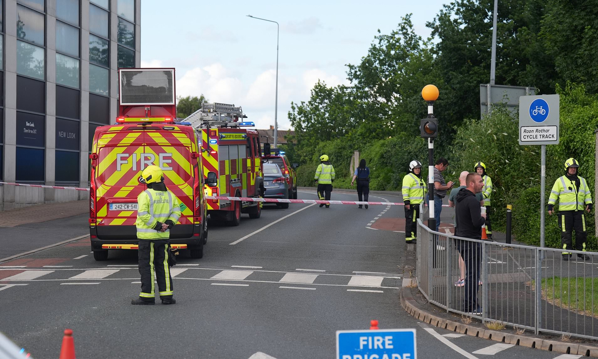 Man Killed and Girl Injured in Ireland Shopping Centre Shooting