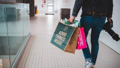 Self-Rewarding Bisa Bikin Boros? Cek 5 Cara Cerdas Menikmatinya!