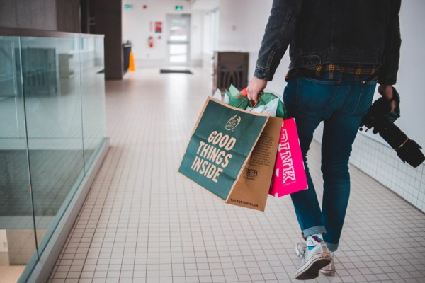Self-Rewarding Bisa Bikin Boros? Cek 5 Cara Cerdas Menikmatinya!