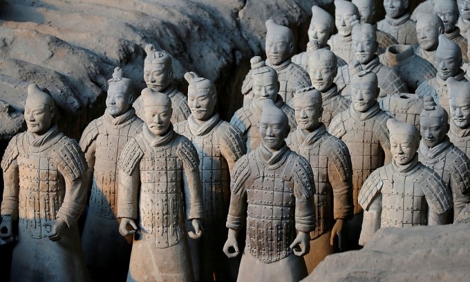 Chinese Tourist Damages Ancient Terracotta Warriors at UNESCO Site