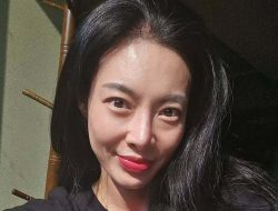 South Korean Supermodel Lee Ki Yong Now Serves Up Surprises as a Restaurant Waitress South Korean Supermodel Lee Ki Yong Now Serves Up Surprises as a Restaurant Waitress