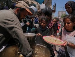 Long Queues for Food Emerge as Hunger Soars in Gaza