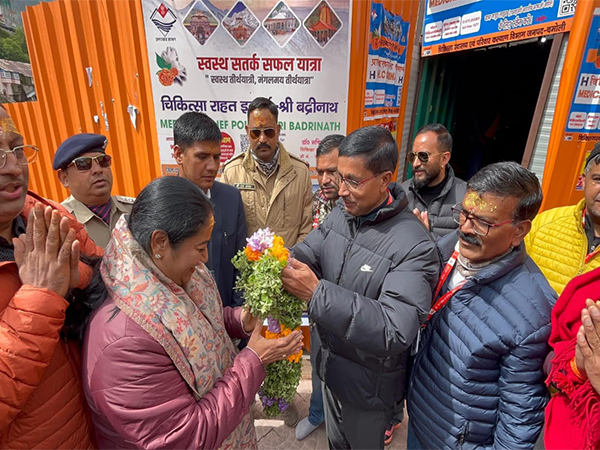 Delhi CM Rekha Gupta and Family Embark on Spiritual Journey to Badrinath