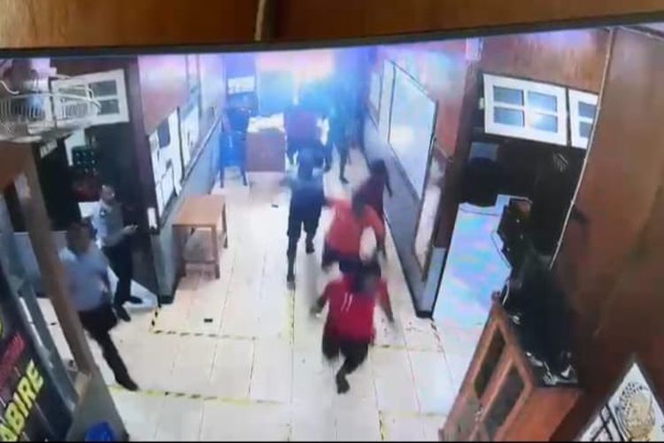 Kronologi Lepasnya 19 Narapidana dari Lapas Nabire: Serangan Berdarah dengan Sajam