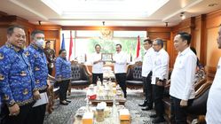 Mendagri dan Menteri Imigrasi Diskusi Langkah Kuat Perkuat Layanan Imigrasi dan Pemasyarakatan Mendagri dan Menteri Imigrasi Diskusi Langkah Kuat Perkuat Layanan Imigrasi dan Pemasyarakatan
