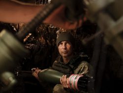 Ukraine Seeks Ceasefire, Russia Demands Surrender Ukraine Seeks Ceasefire, Russia Demands Surrender