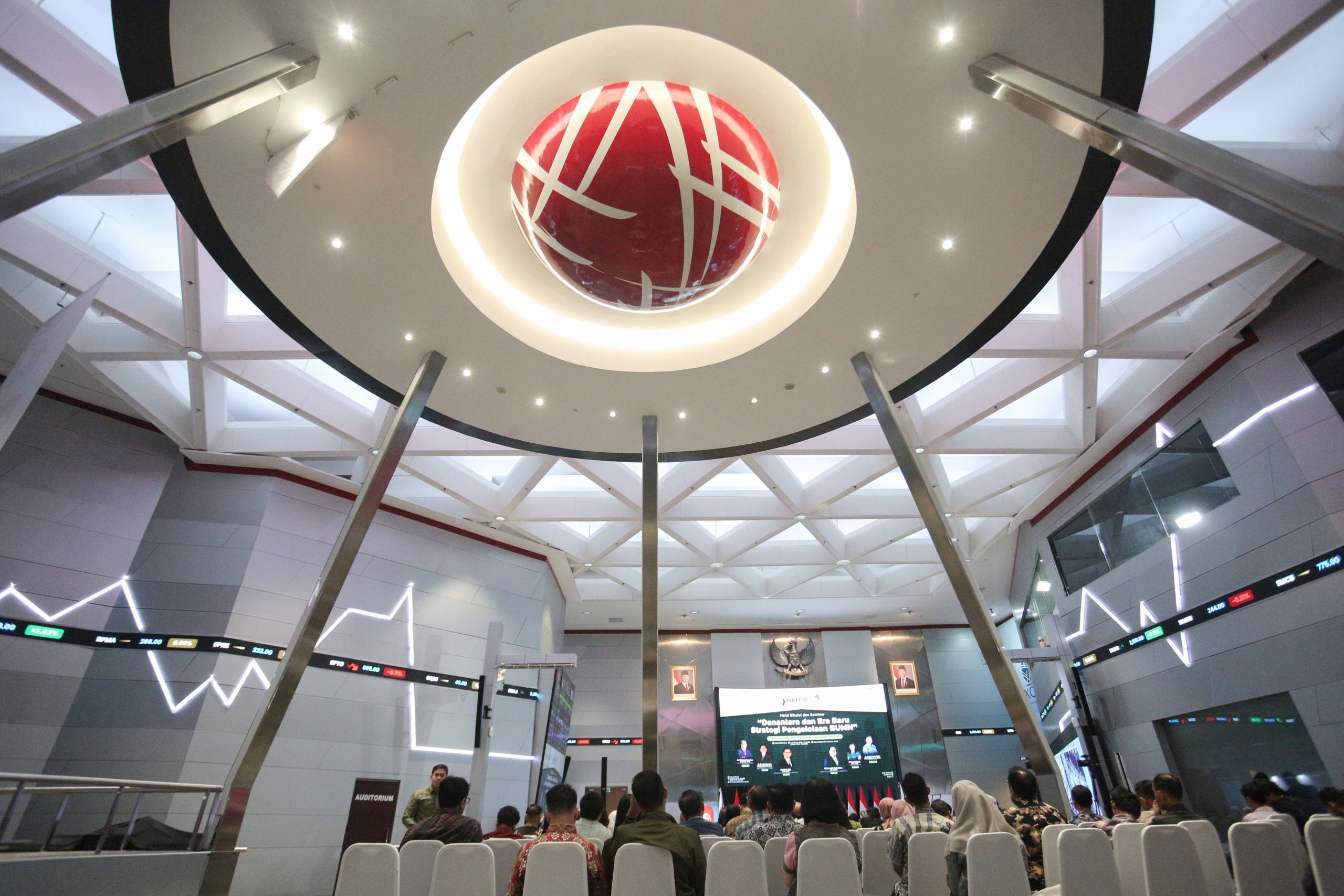 IHSG Berpotensi Menguat; Analis Sarankan Beli Saham MDKA, INDY, dan PANI