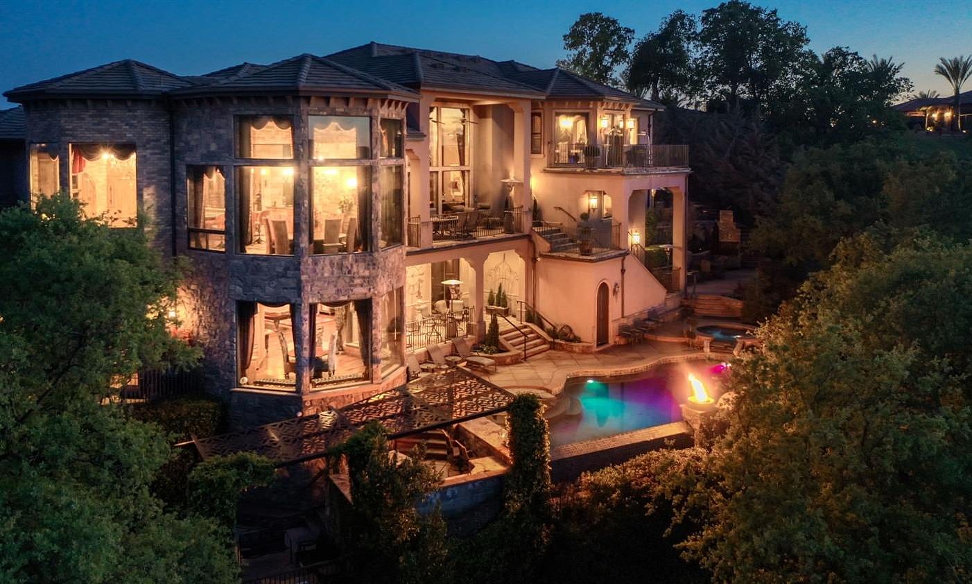 .8M Mansion’s ‘Ugly’ Interiors Spark Mockery, Hiding Behind Normal Exterior