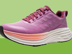 Nurses Love These  Hoka Sneakers for 12-Hour Shifts Thanks to Their Amazing Arch Support