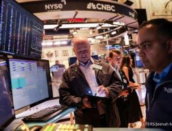 Wall Street Naik: S&P 500 Lewati 6.000, Tesla Bangkit