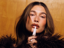 e.l.f. Beauty Beli Rhode Seharga 16 Triliun: Apa Nasib Brand Hailey Bieber Ini?