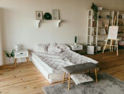4 Kelebihan dan Kelemahan Tanpa Menggunakan Ranjang di Kamar Tidur