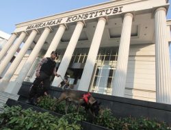 MK Tolak Gugatan, ASN Tetap Bisa Dipecat Meski Dipenjara MK Tolak Gugatan, ASN Tetap Bisa Dipecat Meski Dipenjara