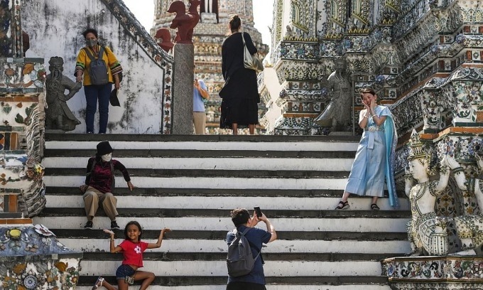 Southeast Asia’s Fastest Growing Economy Sees 2.7% Drop in Foreign Visitors