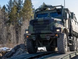 Marines Go Green: Silent Hybrid Trucks to Replace 20-Year-Old Fleet Marines Go Green: Silent Hybrid Trucks to Replace 20-Year-Old Fleet