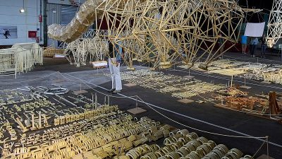 Wind-Powered Beach Beasts Unveiled in Delft: A Netherlands Showdown