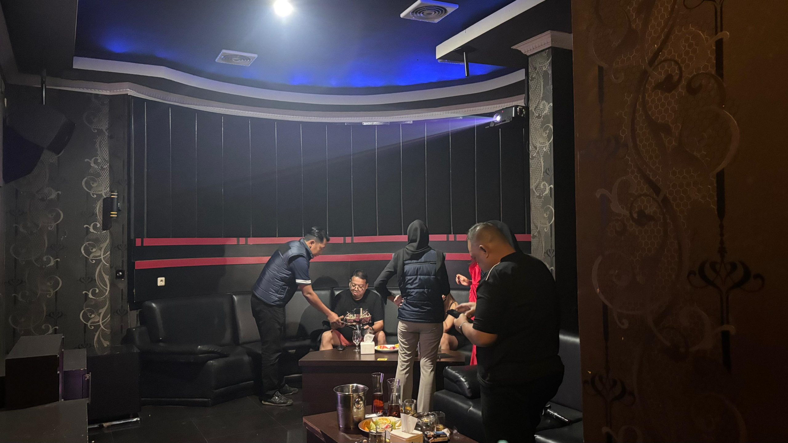 Polisi Operasi Razia Malam di Bandung: 4 Pengunjung Narkoba Terdeteksi