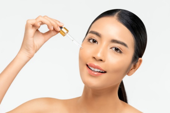 Selain Retinol, Cek 5 Bahan Perawatan Kulit untuk Tampil Lebih Muda!