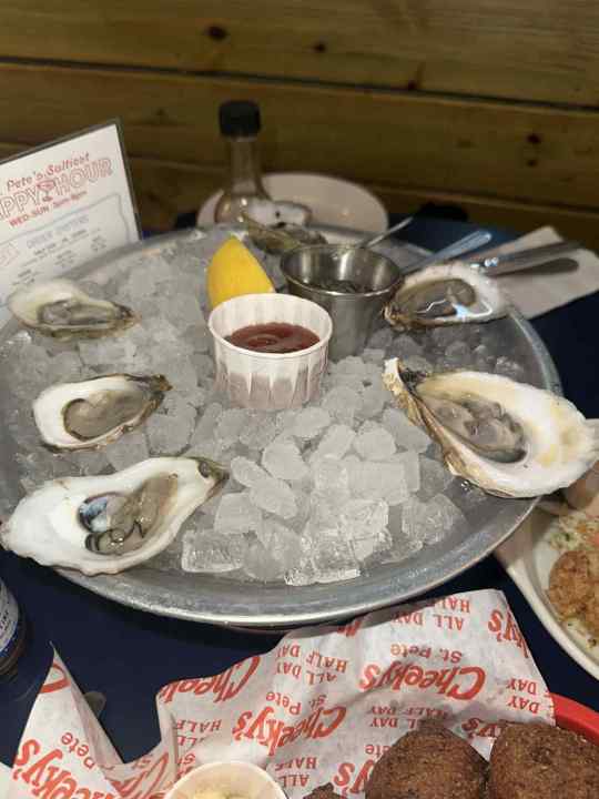 Cheeky’s St. Pete: Where Seafood and Cocktails Make a Splash