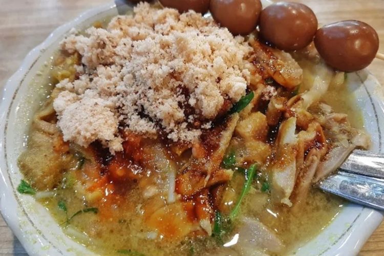 Rekomendasi 3 Tempat Terbaik untuk Menikmati Soto Lamongan di Surabaya: Nikmati Koya Secara Bebas!