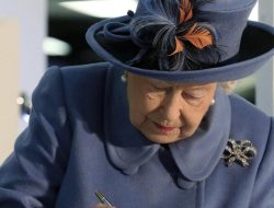 Kisah Menyusui Ratu dan Putri Kerajaan Tersohor, dari Ratu Elizabeth hingga Putri Diana