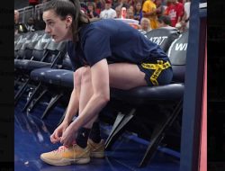 Caitlin Clark’s Adorable Sneakers Tribute to Her Beloved Dog Bella in Her Return Game Caitlin Clark’s Adorable Sneakers Tribute to Her Beloved Dog Bella in Her Return Game