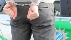 Pelaku Pengeroyokan Fatal di Cikarang Ditangkap, Senjata Tajam Disita Pelaku Pengeroyokan Fatal di Cikarang Ditangkap, Senjata Tajam Disita