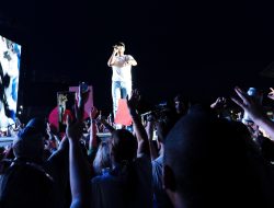 Luke Bryan Rocks Fenway South: The Hot New Concert Venue in Fort Myers, FL! Luke Bryan Rocks Fenway South: The Hot New Concert Venue in Fort Myers, FL!