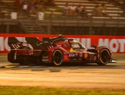 Le Mans 24 Hours, Hour 6: Ferrari Leads, Porsche Battles for Second