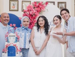7 Gambar El Rumi di Ulang Tahun Adik Syifa Hadju: Kini Menjadi Bagian Keluarga yang Disayangi! 7 Gambar El Rumi di Ulang Tahun Adik Syifa Hadju: Kini Menjadi Bagian Keluarga yang Disayangi!