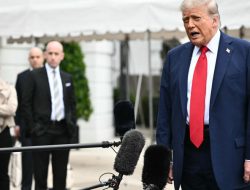 Trump orders deportation drive targeting Democratic cities