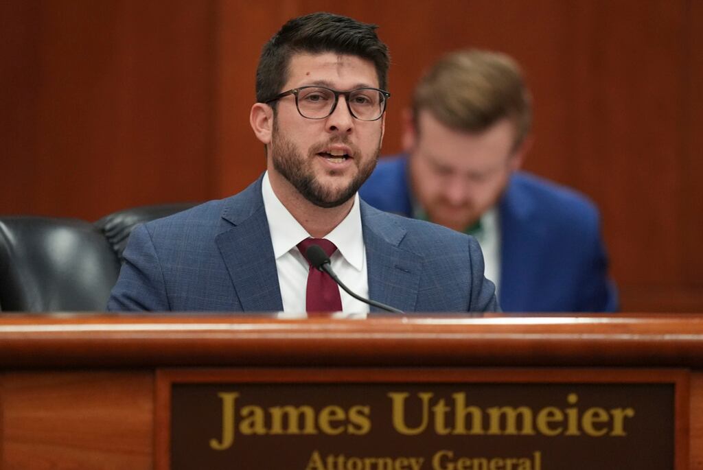 Judge Rules Florida Attorney General in Contempt Over Immigration Law