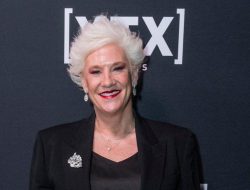 Fans React to Anne Burrell’s Strikingly Healthy and Vivacious Final Selfie on Food Network Fans React to Anne Burrell’s Strikingly Healthy and Vivacious Final Selfie on Food Network