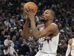 Report: Rockets, Spurs Unlikely to Make Big Moves for Asset-Rich Trade for Kevin Durant