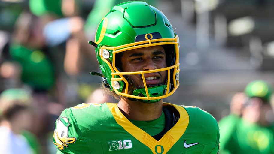Oregon Ducks’ Dante Moore Shares Touching Video After Donating ,000 To High School