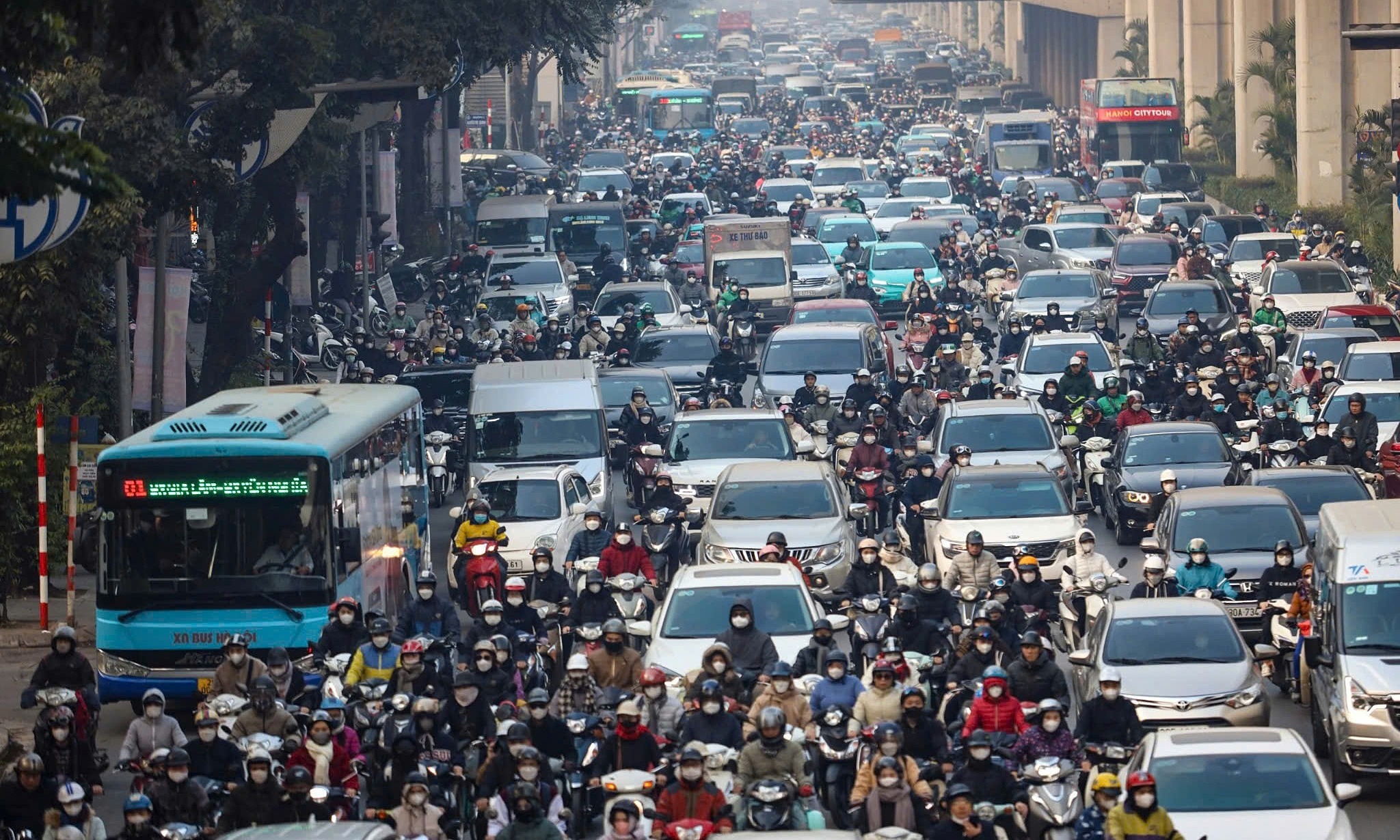 Hanoi Aims for 100% Green Vehicle Adoption