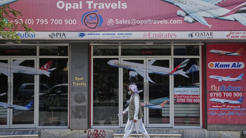 Tory Chief Suggests US-Style Travel Bans Could Be Viable for UK
