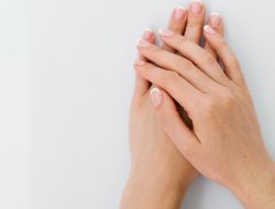 Cara Praktis Merawat Kuku agar Tetap Kuat dan Sehat Setiap Hari Cara Praktis Merawat Kuku agar Tetap Kuat dan Sehat Setiap Hari